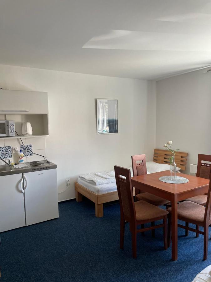 Mikulov Inn - Hotel Zeme Eksteriør billede