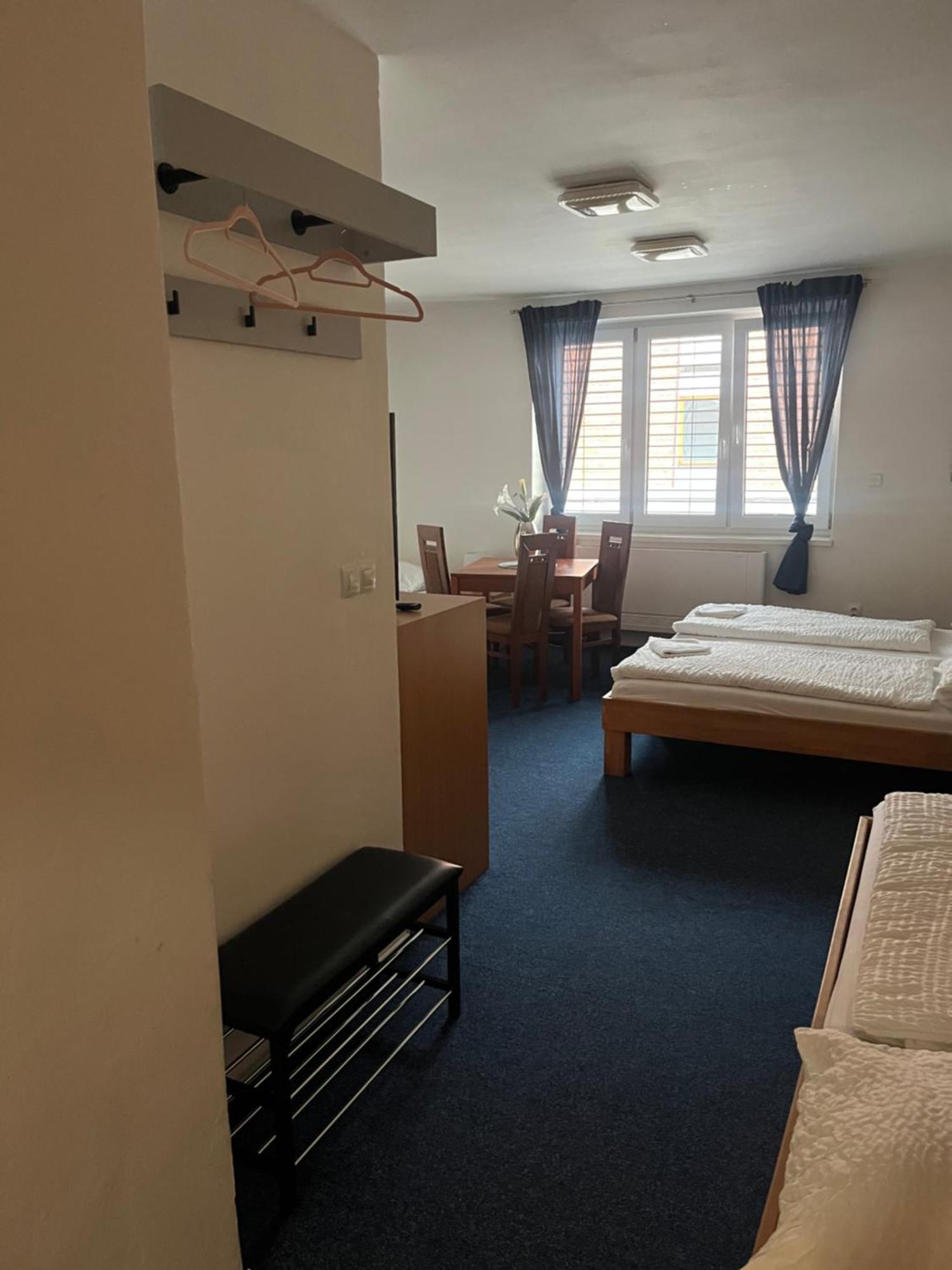 Mikulov Inn - Hotel Zeme Eksteriør billede