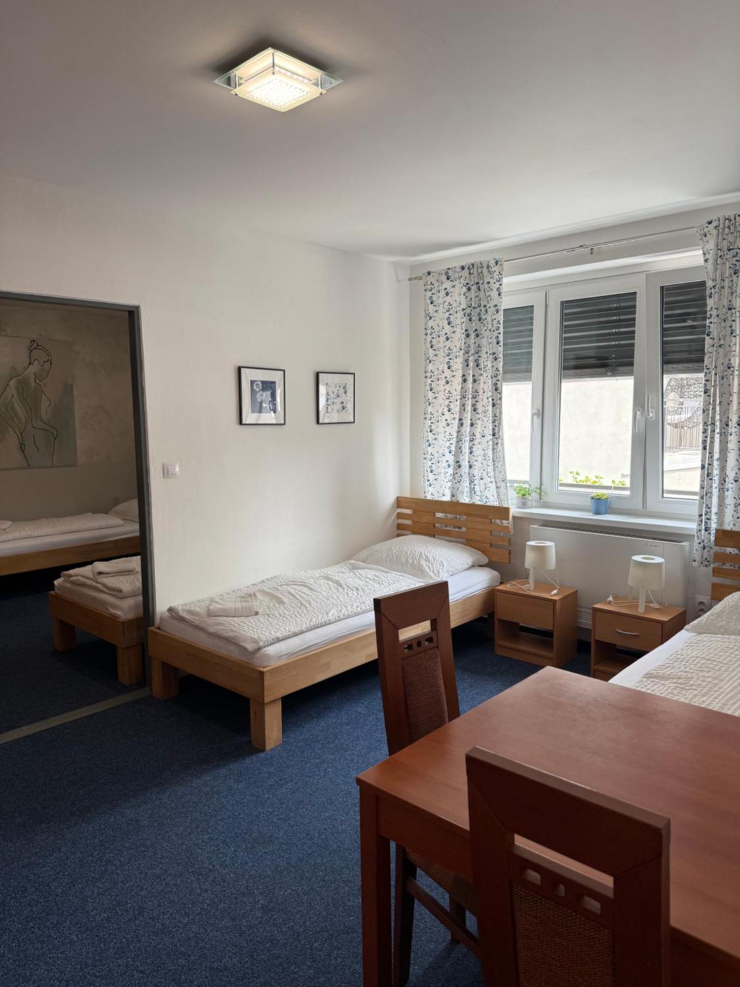 Mikulov Inn - Hotel Zeme Eksteriør billede