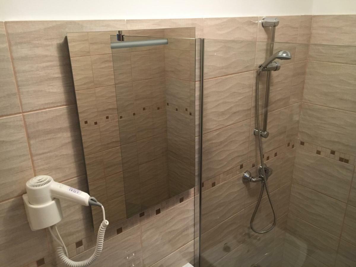 Mikulov Inn - Hotel Zeme Eksteriør billede