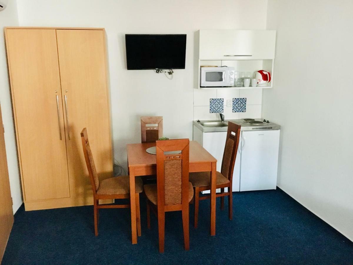 Mikulov Inn - Hotel Zeme Eksteriør billede