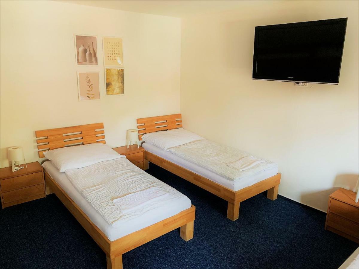 Mikulov Inn - Hotel Zeme Eksteriør billede